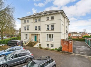 2 bedroom apartment for sale in Pittville Circus Road, Cheltenham, GL52