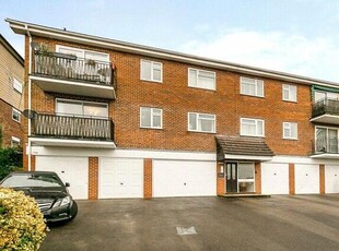 2 Bedroom Apartment For Sale In Redhill, Surrey