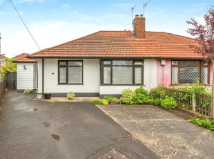 2 bedroom bungalow for sale in York Close, Totton, Southampton, Hampshire, SO40