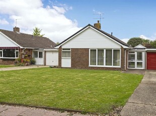 2 bedroom detached bungalow for sale in Fernhurst Drive, Goring-By-Sea, Worthing, BN12