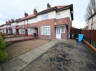 2 bedroom end of terrace house for sale in 22Nd Avenue, Hull, HU6