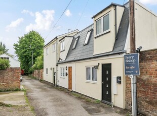 2 bedroom end of terrace house for sale in Casino Place, Cheltenham, Gloucestershire, GL50