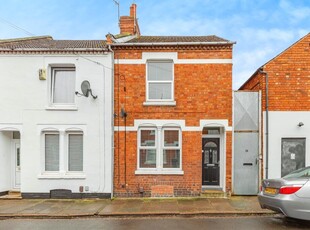 2 bedroom end of terrace house for sale in Collins Street, Northampton, NN1