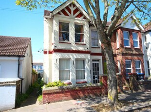 2 bedroom end of terrace house for sale in St. Anselms Road, Worthing, BN14