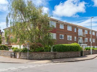 2 bedroom flat for sale in Manor Road, Worthing, West Sussex, BN11