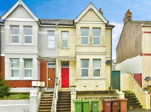 2 bedroom flat for sale in Outland Road, Plymouth, PL2