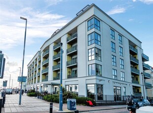 2 bedroom flat for sale in South Parade, Southsea, Hampshire, PO4