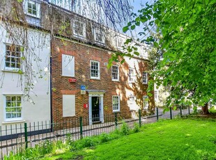 2 bedroom flat for sale in St. Mary's Street, Canterbury, Kent, CT1