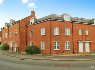 2 bedroom ground floor maisonette for sale in Dydale Road, Swindon, SN25