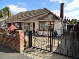 2 bedroom semi-detached bungalow for sale in Robert Avenue: Dogsthorpe, PE1