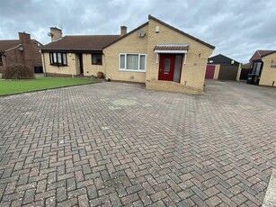 2 bedroom semi-detached bungalow for sale in Rye Croft, Conisbrough, Doncaster, DN12