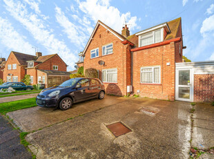 2 bedroom semi-detached house for sale in Cabell Road, Guildford, GU2
