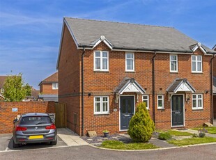 2 bedroom semi-detached house for sale in Malthouse Way, Worthing, BN13