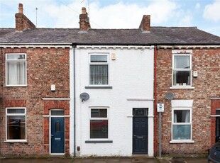 2 bedroom terraced house for sale in Briggs Street, York, North Yorkshire, YO31