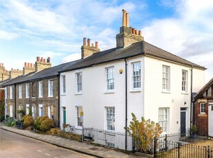 2 bedroom terraced house for sale in Clarendon Street, Cambridge, Cambridgeshire, CB1