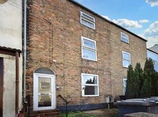2 bedroom terraced house for sale in High Street, Gloucester, GL1