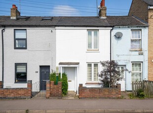 2 bedroom terraced house for sale in Newmarket Road, Cambridge, CB5