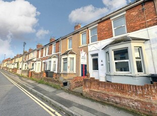 2 bedroom terraced house for sale in William Street, Swindon Town Centre, SN1