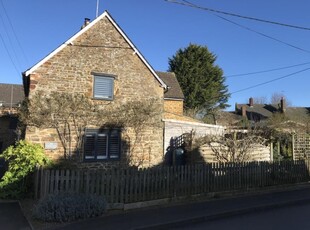 3 Bed Cottage For Sale in Woodford Halse, Northamptonshire, NN11 - 5332563