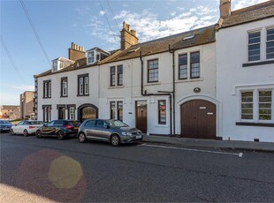 3 bed double upper flat for sale in Dunbar
