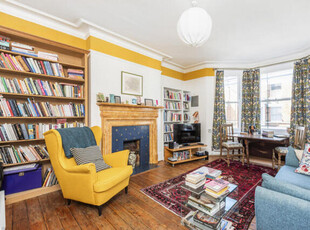 3 Bedroom Apartment For Sale In London