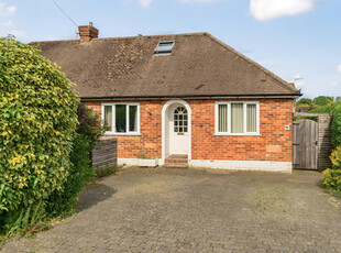 3 bedroom bungalow for sale in Tynley Grove, Jacob's Well, Guildford, Surrey, GU4