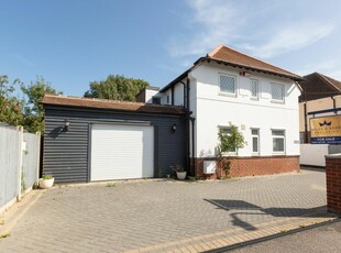 3 bedroom detached house for sale in Brassey Avenue, Broadstairs, CT10