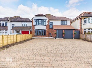 3 bedroom detached house for sale in Carbery Avenue, Southbourne, BH6