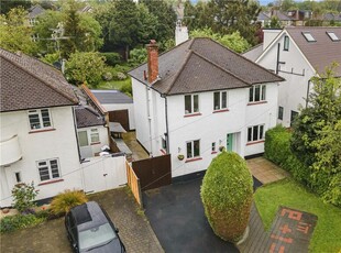 3 bedroom detached house for sale in Charmouth Road, St. Albans, Hertfordshire, AL1