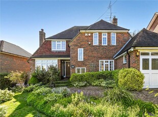 3 bedroom detached house for sale in First Avenue, Worthing, BN14