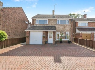 3 bedroom detached house for sale in Greenfields Avenue, Totton, Southampton, Hampshire, SO40