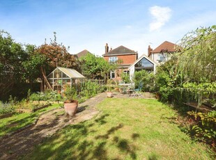 3 bedroom detached house for sale in Leybourne Avenue, Bournemouth, BH10