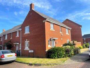 3 bedroom end of terrace house for sale in Heraldry Way, King's Heath, Exeter, EX2