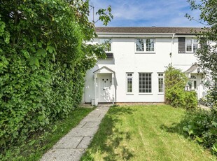 3 bedroom end of terrace house for sale in Sutton Walk, Reading, RG1