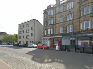 3 bedroom flat for sale in 52/4 Craighall Road, Edinburgh, EH6 4RU, EH6
