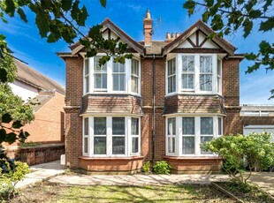 3 bedroom flat for sale in Broadwater Road, Worthing, West Sussex, BN14