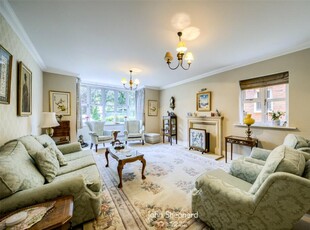 3 bedroom flat for sale in Warwick Manor, Solihull, West Midlands, B91