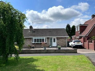 3 bedroom semi-detached bungalow for sale in Beckwith Close, York, North Yorkshire, YO31