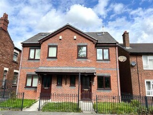 3 Bedroom Semi-detached House For Rent In Ashton-under-lyne, Greater Manchester