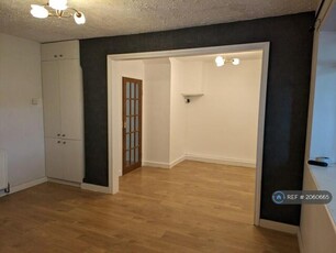 3 Bedroom Semi-detached House For Rent In Harrow