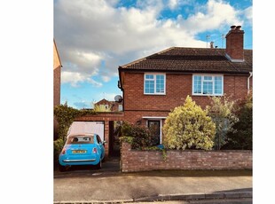 3 bedroom semi-detached house for sale in Abbey Road, Worcester, WR2