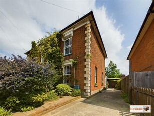 3 bedroom semi-detached house for sale in Alan Road, Ipswich, IP3