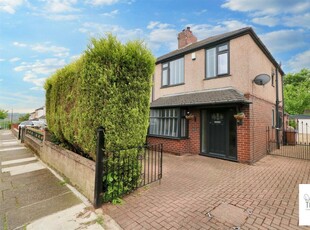 3 bedroom semi-detached house for sale in Bluestone Avenue, Stoke-On-Trent, ST6
