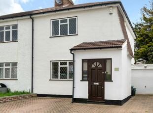 3 Bedroom Semi-detached House For Sale In Chislehurst, Kent