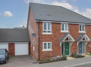 3 Bedroom Semi-detached House For Sale In Leighton Buzzard
