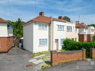 3 bedroom semi-detached house for sale in London Road, Reading, RG6 1BQ, RG6