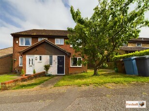 3 bedroom semi-detached house for sale in Lupin Road, Ipswich, IP2