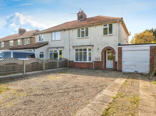 3 bedroom semi-detached house for sale in Middletons Lane, Norwich, NR6