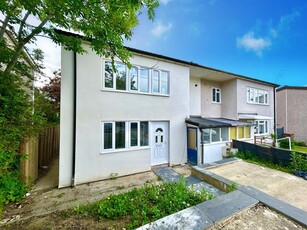 3 bedroom semi-detached house for sale in Nowell Road, Oxford, Oxfordshire, OX4