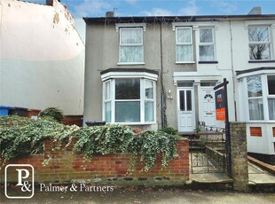 3 bedroom semi-detached house for sale in Spring Road, Ipswich, Suffolk, IP4